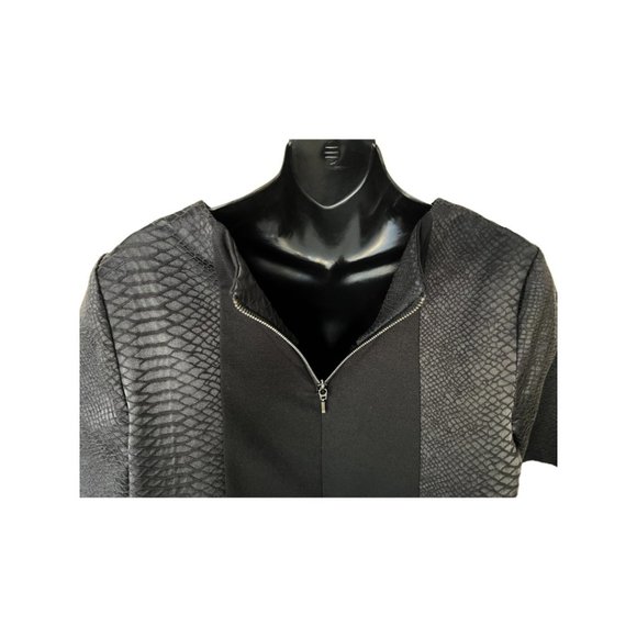 🌸4/$20🌸 Faux Snake Leather Boxy Crop Top - Picture 3 of 14